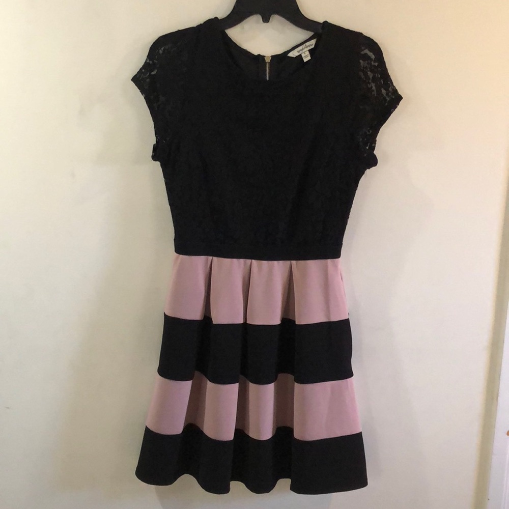Juniors' Sleeveless Colorblock Fit & Flare Dress